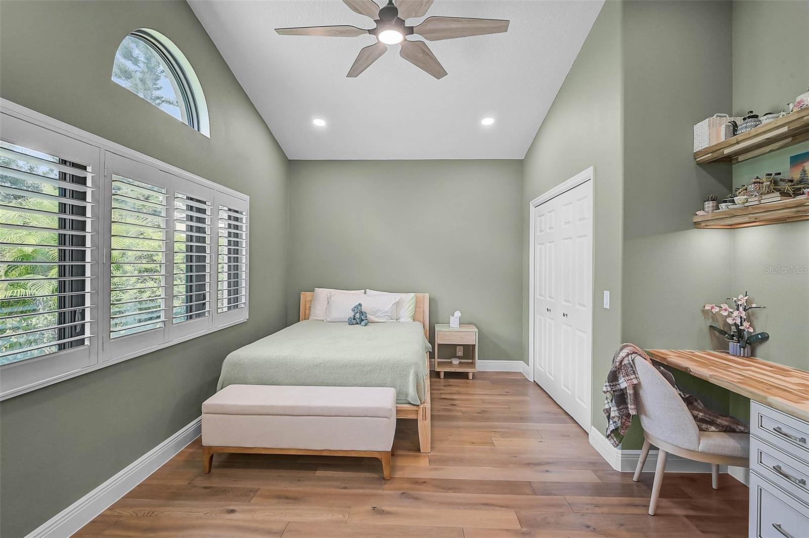 Image 30 of 71 For 889 Macewen Drive