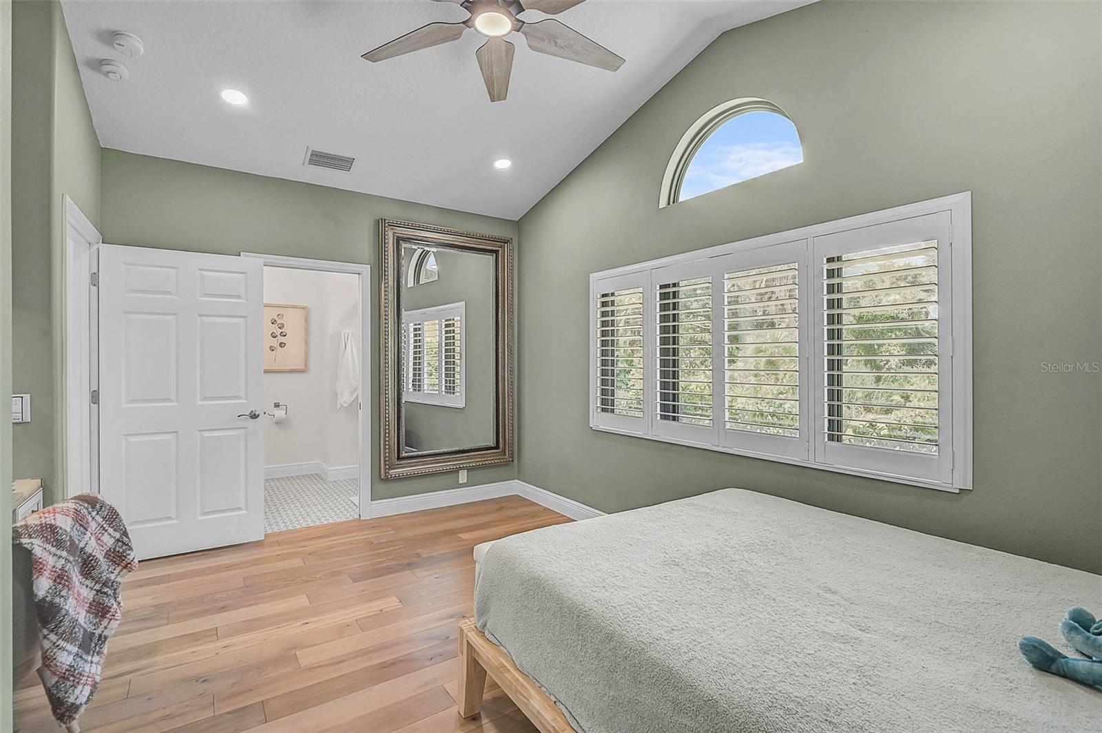 Image 31 of 71 For 889 Macewen Drive