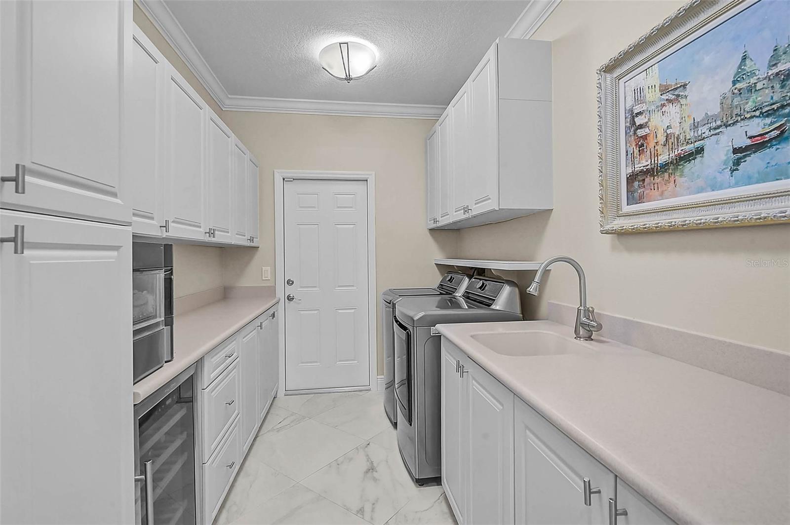 Image 34 of 71 For 889 Macewen Drive