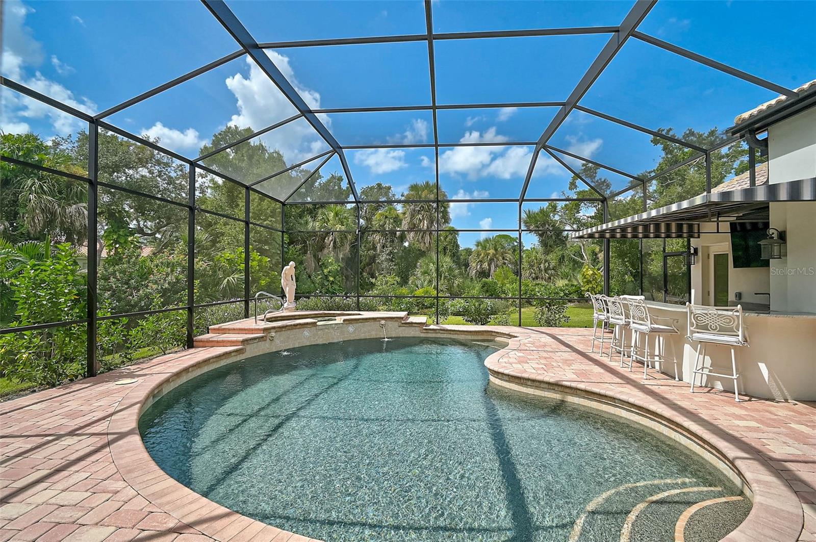 Image 37 of 71 For 889 Macewen Drive