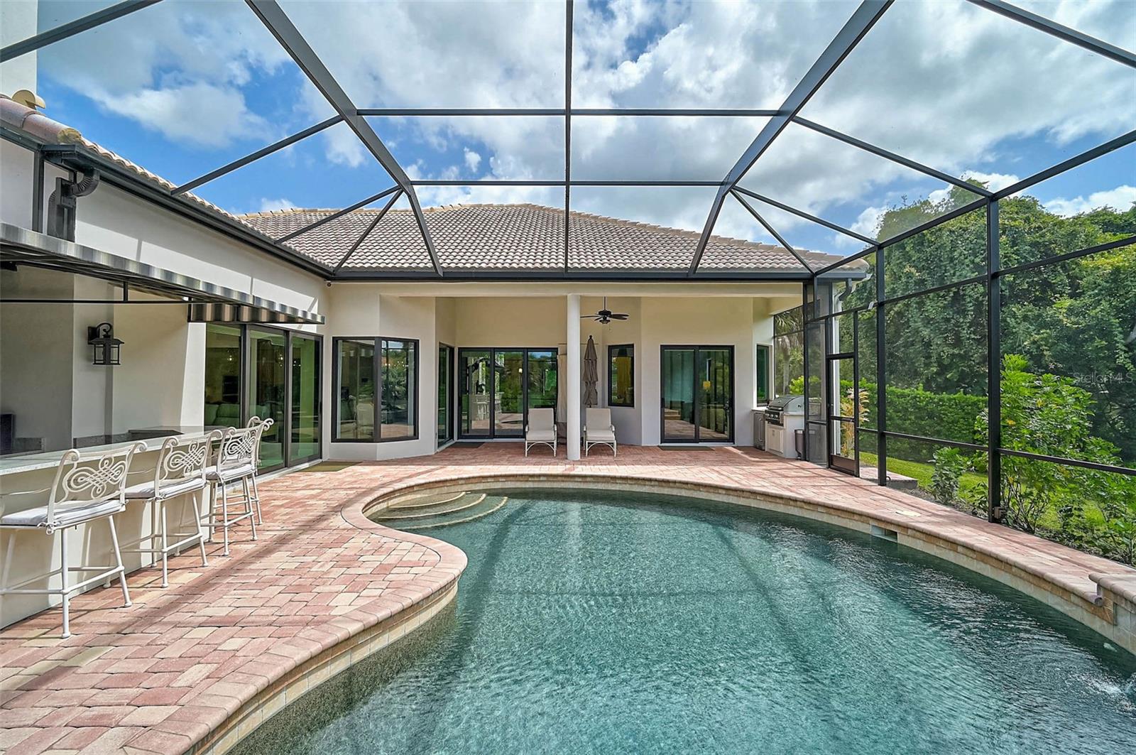 Image 38 of 71 For 889 Macewen Drive