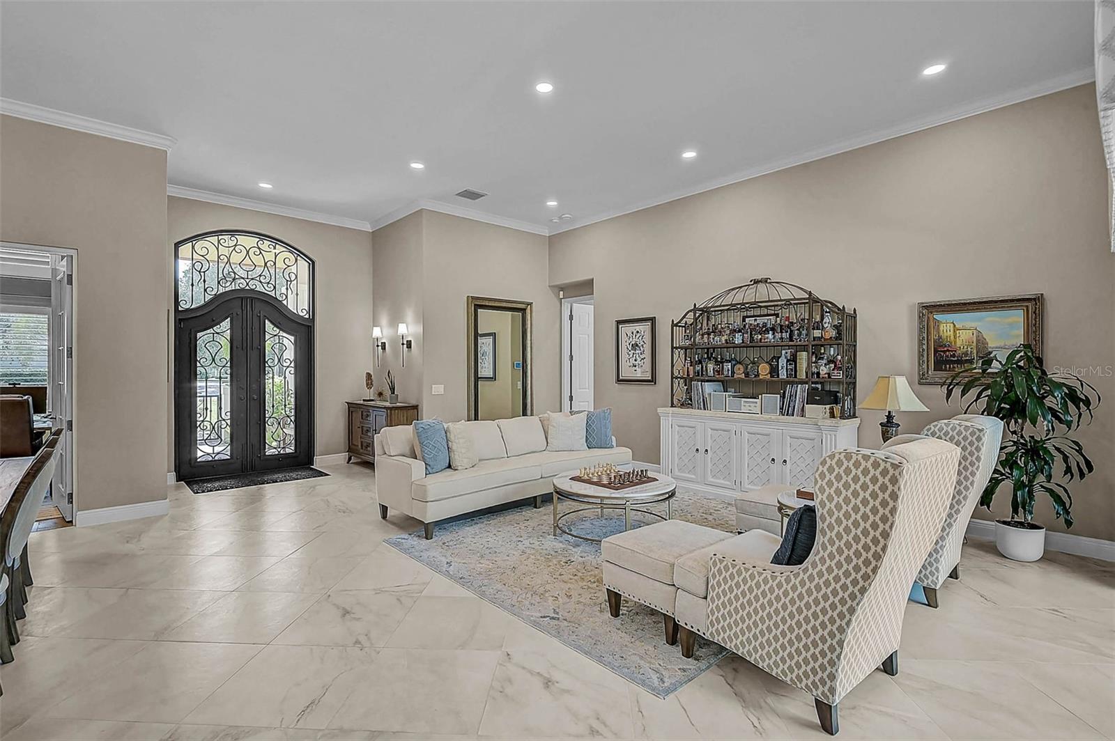 Image 5 of 71 For 889 Macewen Drive