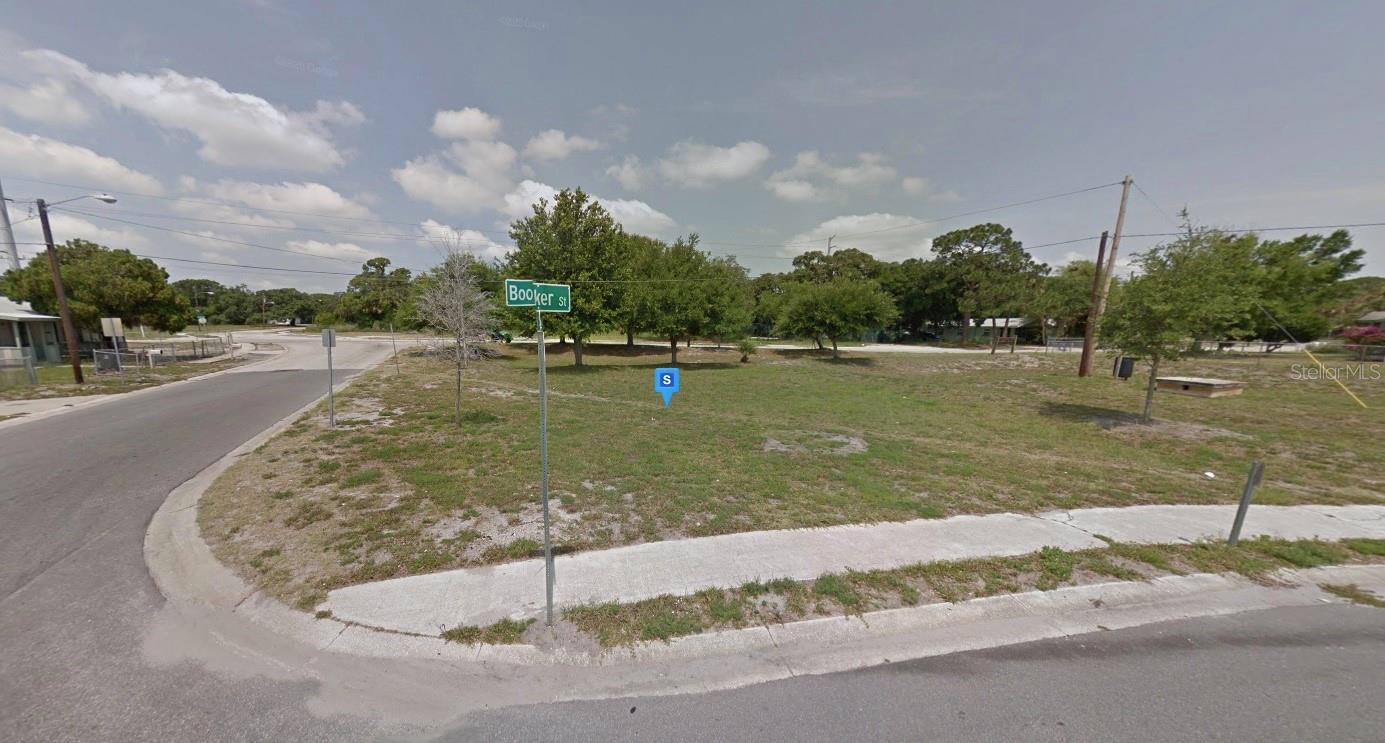 Image 2 of 6 For 908 Gilbert Street