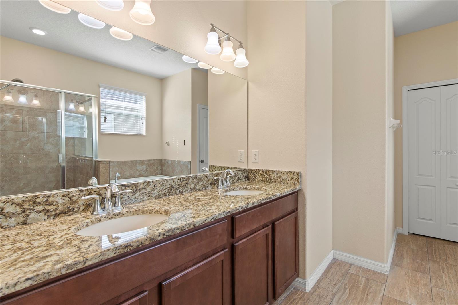 Image 14 of 38 For 16614 Myrtle Sand Drive