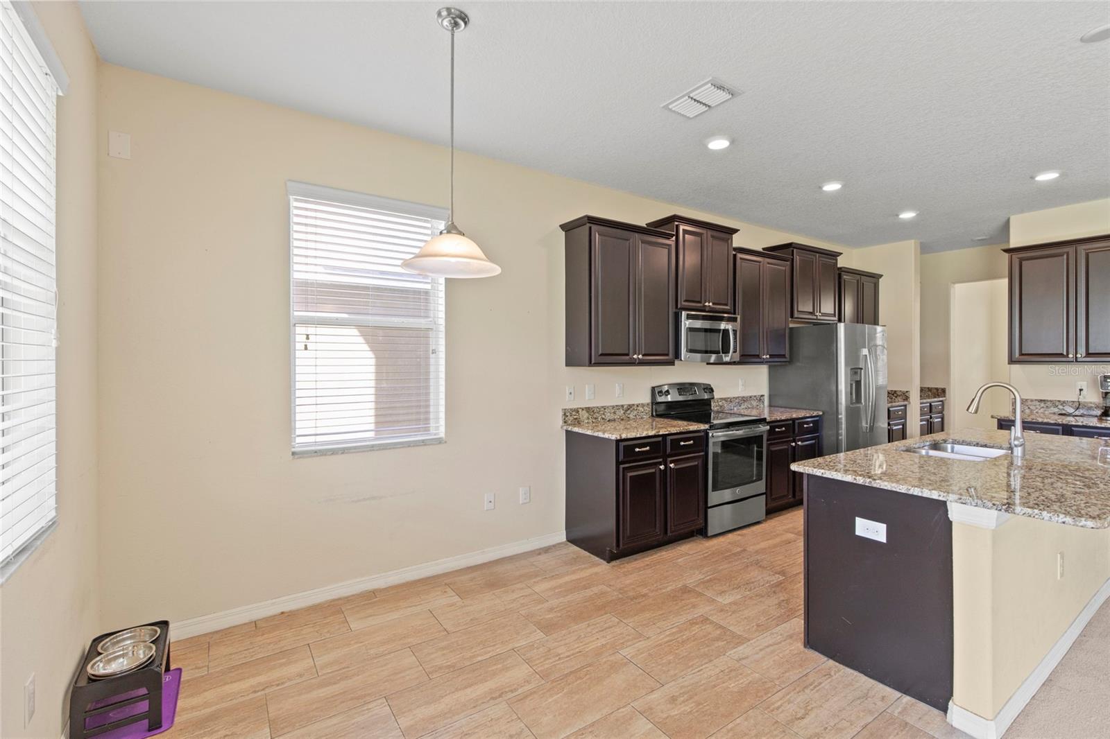 Image 9 of 38 For 16614 Myrtle Sand Drive