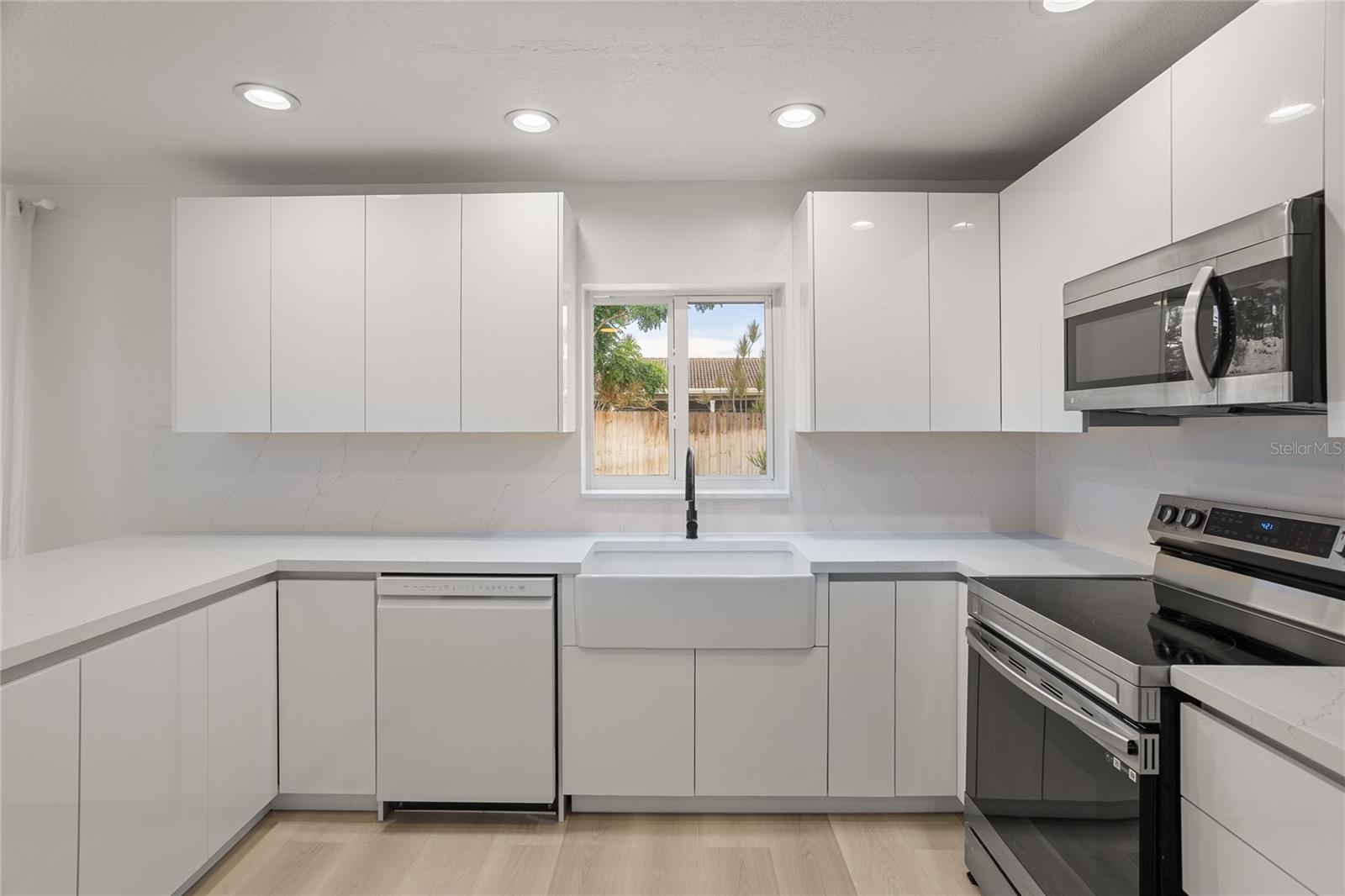 Image 16 of 45 For 20847 Sugarloaf Lane