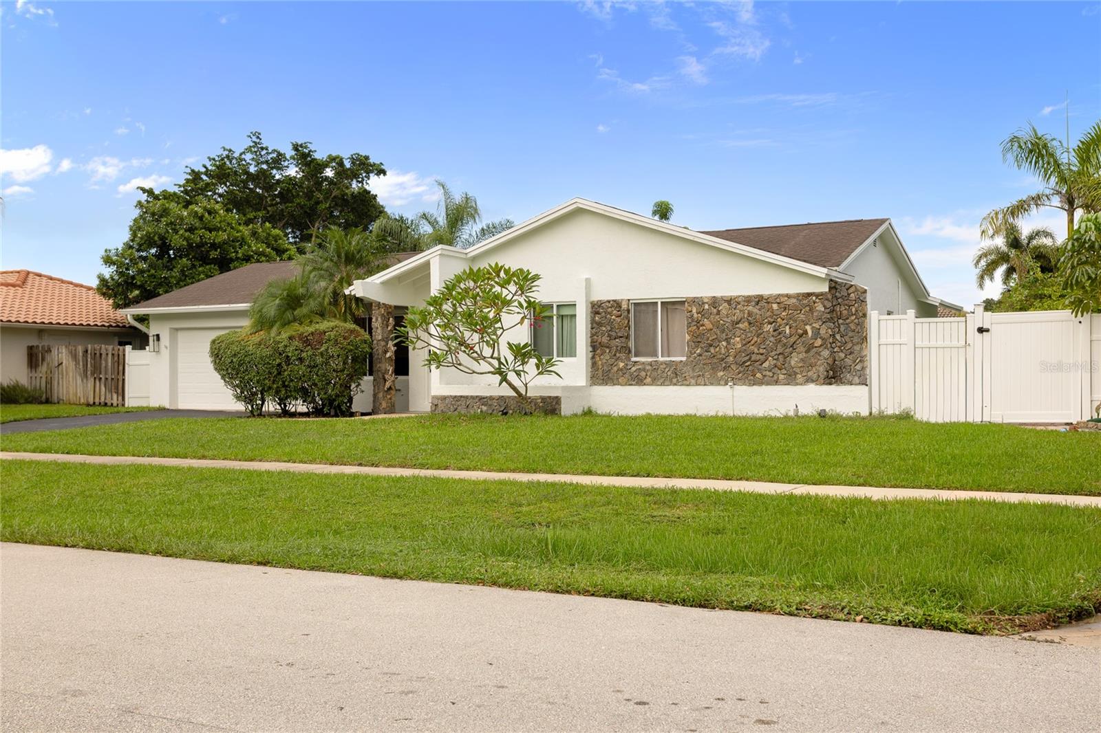 Image 2 of 45 For 20847 Sugarloaf Lane