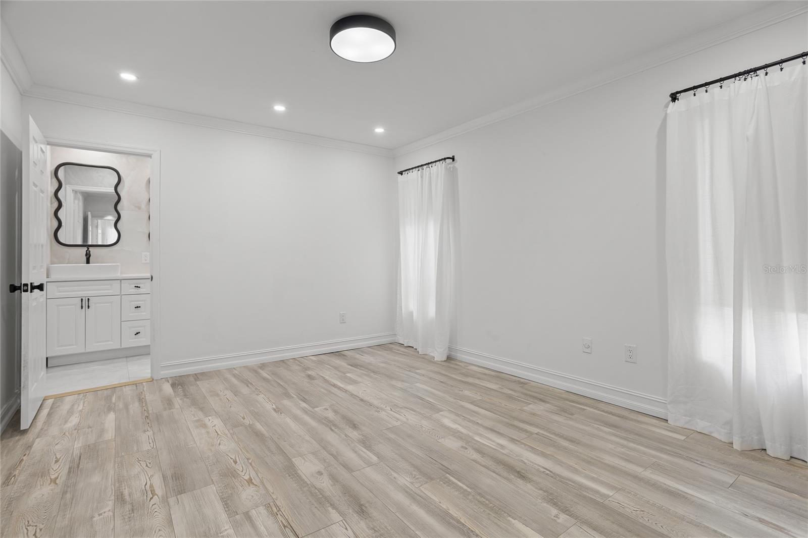 Image 21 of 45 For 20847 Sugarloaf Lane