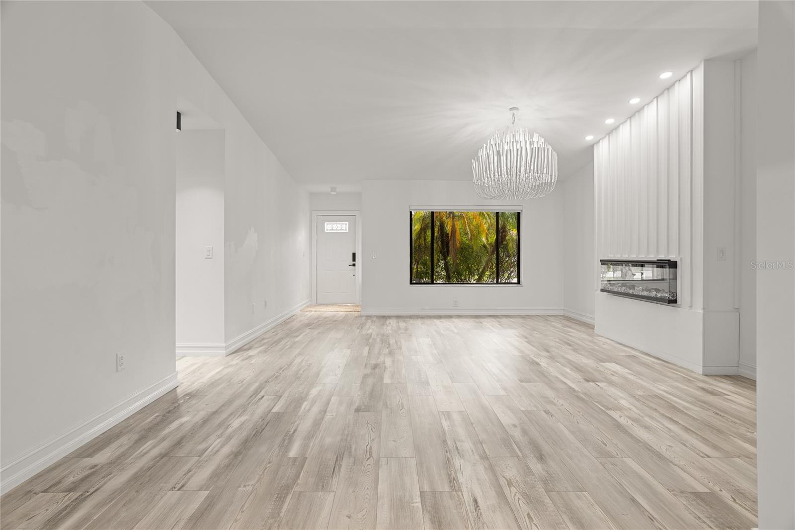 Image 7 of 45 For 20847 Sugarloaf Lane