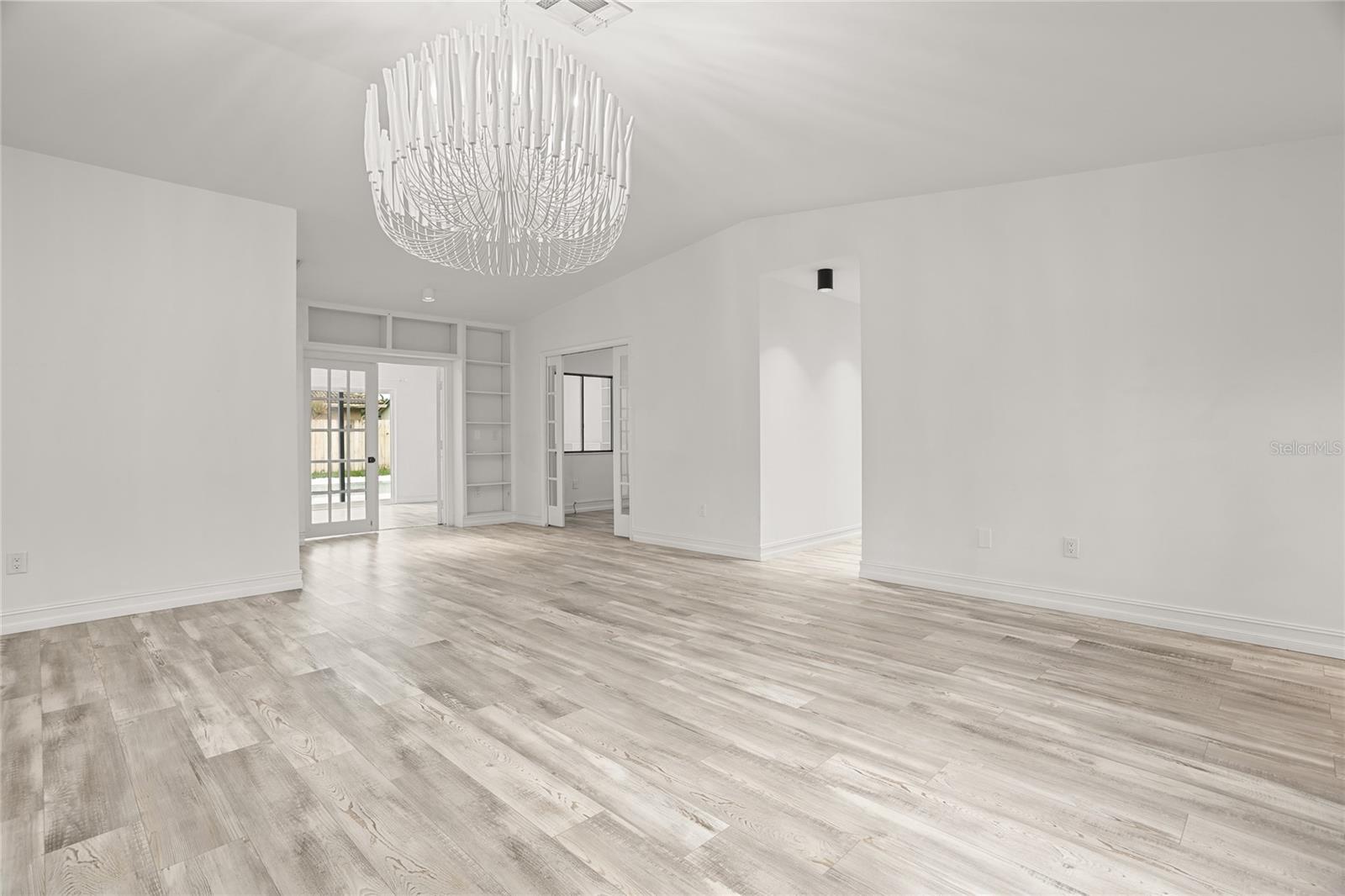 Image 9 of 45 For 20847 Sugarloaf Lane