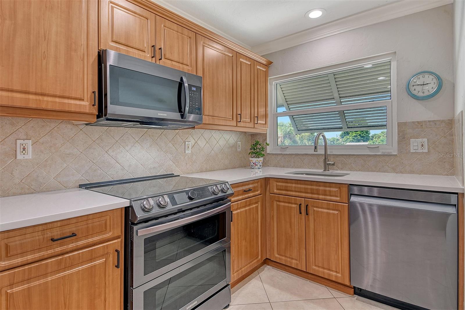 Image 14 of 42 For 4234 Gulf Of Mexico Drive E2