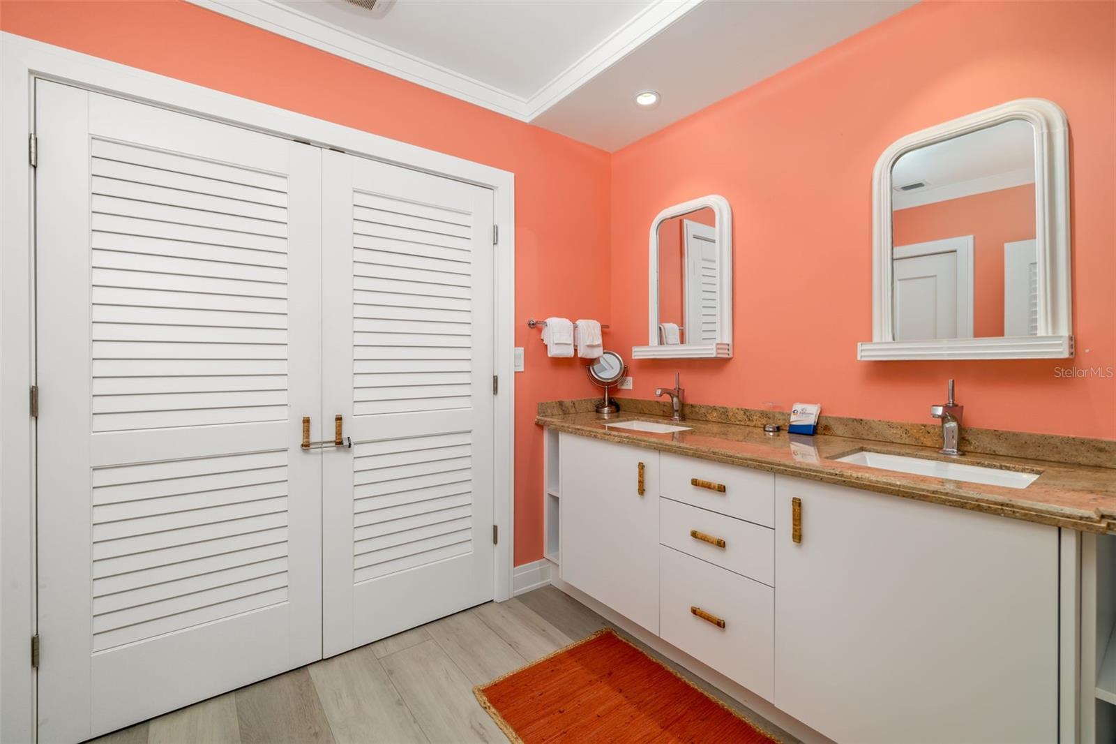 Image 15 of 83 For 915 Seaside Drive 407