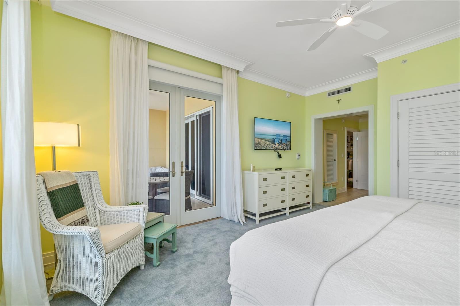 Image 20 of 83 For 915 Seaside Drive 407