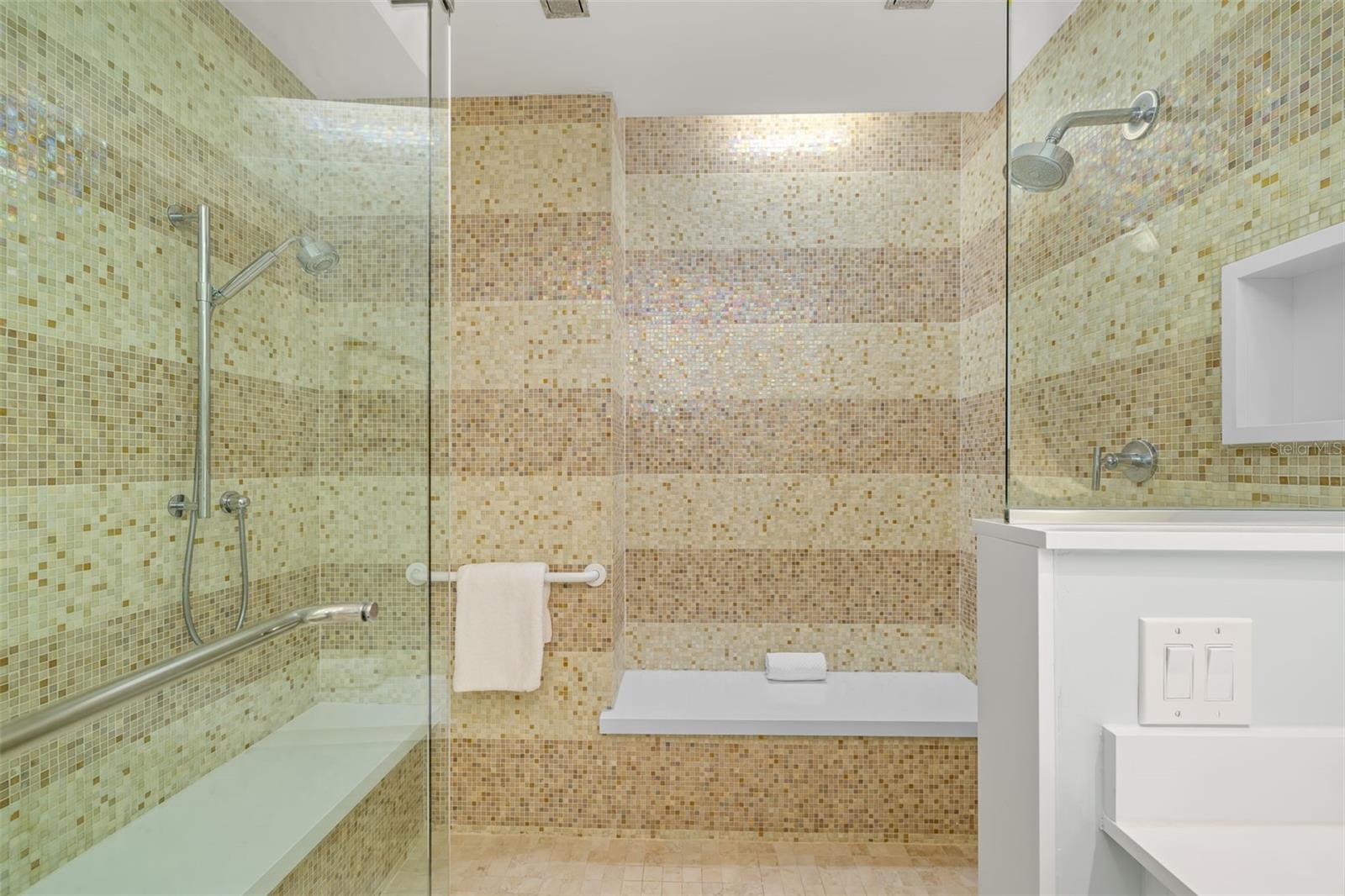 Image 25 of 83 For 915 Seaside Drive 407