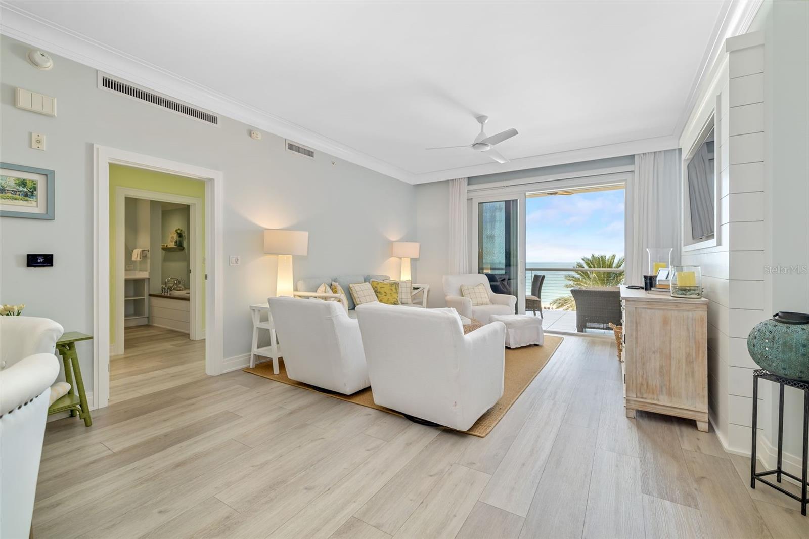 Image 40 of 83 For 915 Seaside Drive 407