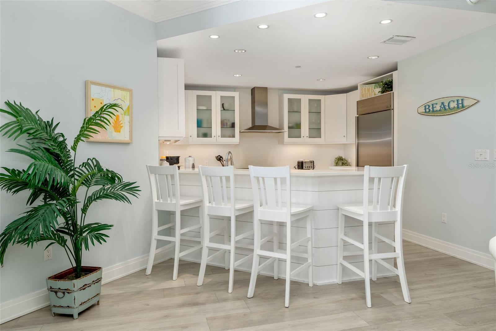 Image 43 of 83 For 915 Seaside Drive 407