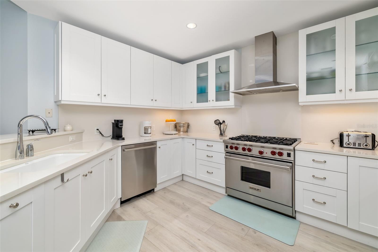 Image 44 of 83 For 915 Seaside Drive 407