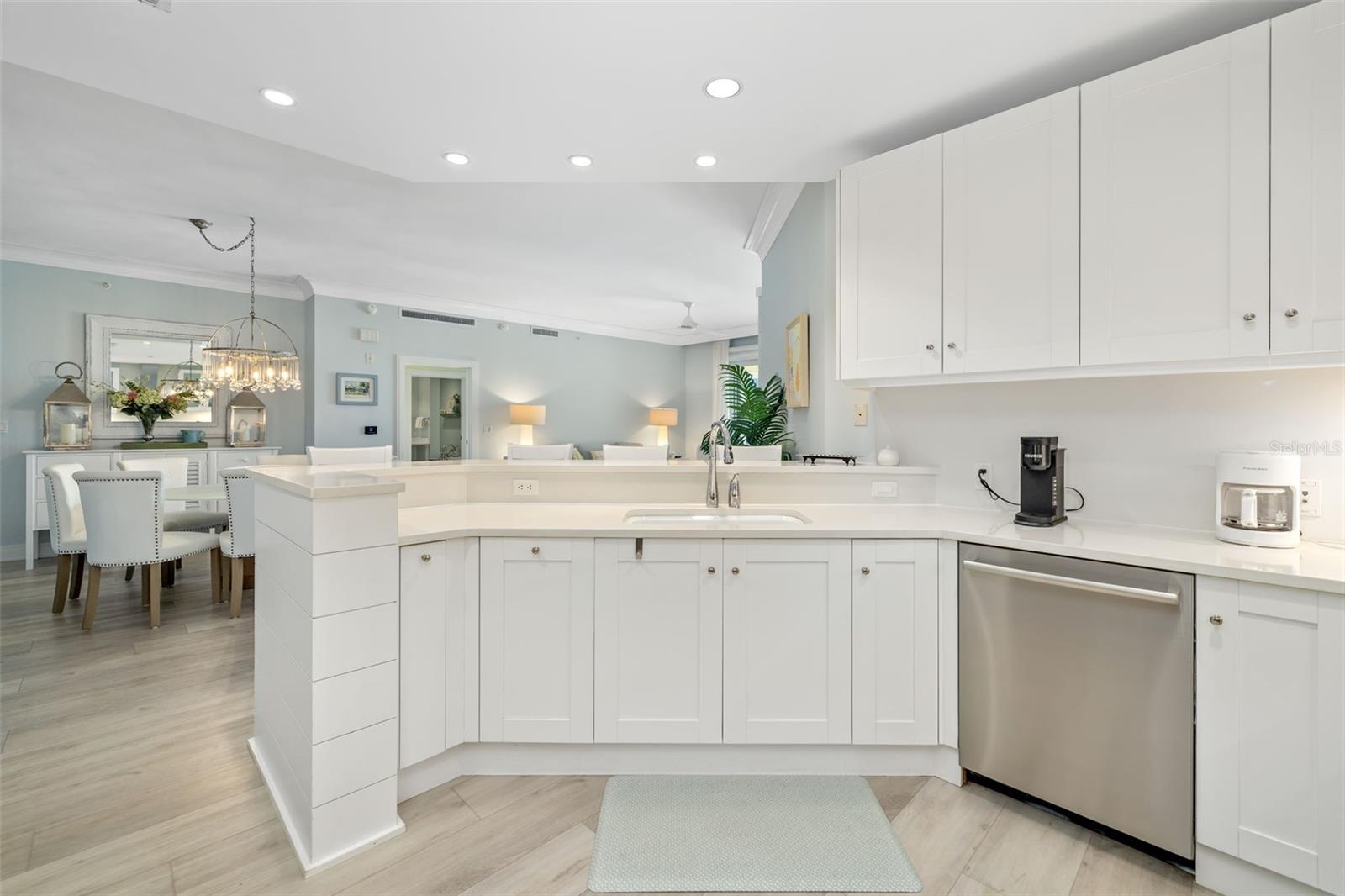 Image 45 of 83 For 915 Seaside Drive 407