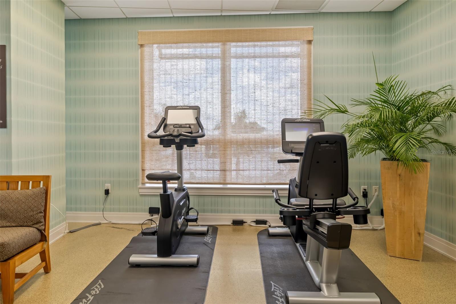 Image 52 of 83 For 915 Seaside Drive 407