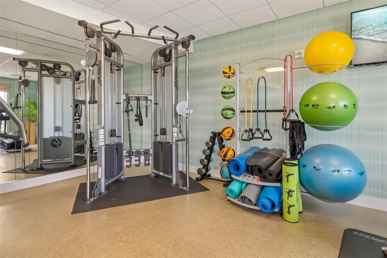 Image 53 of 83 For 915 Seaside Drive 407