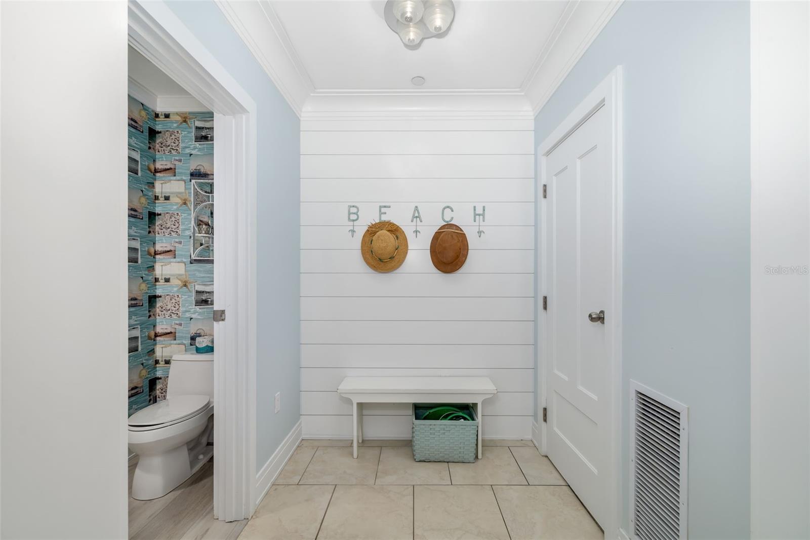 Image 7 of 83 For 915 Seaside Drive 407