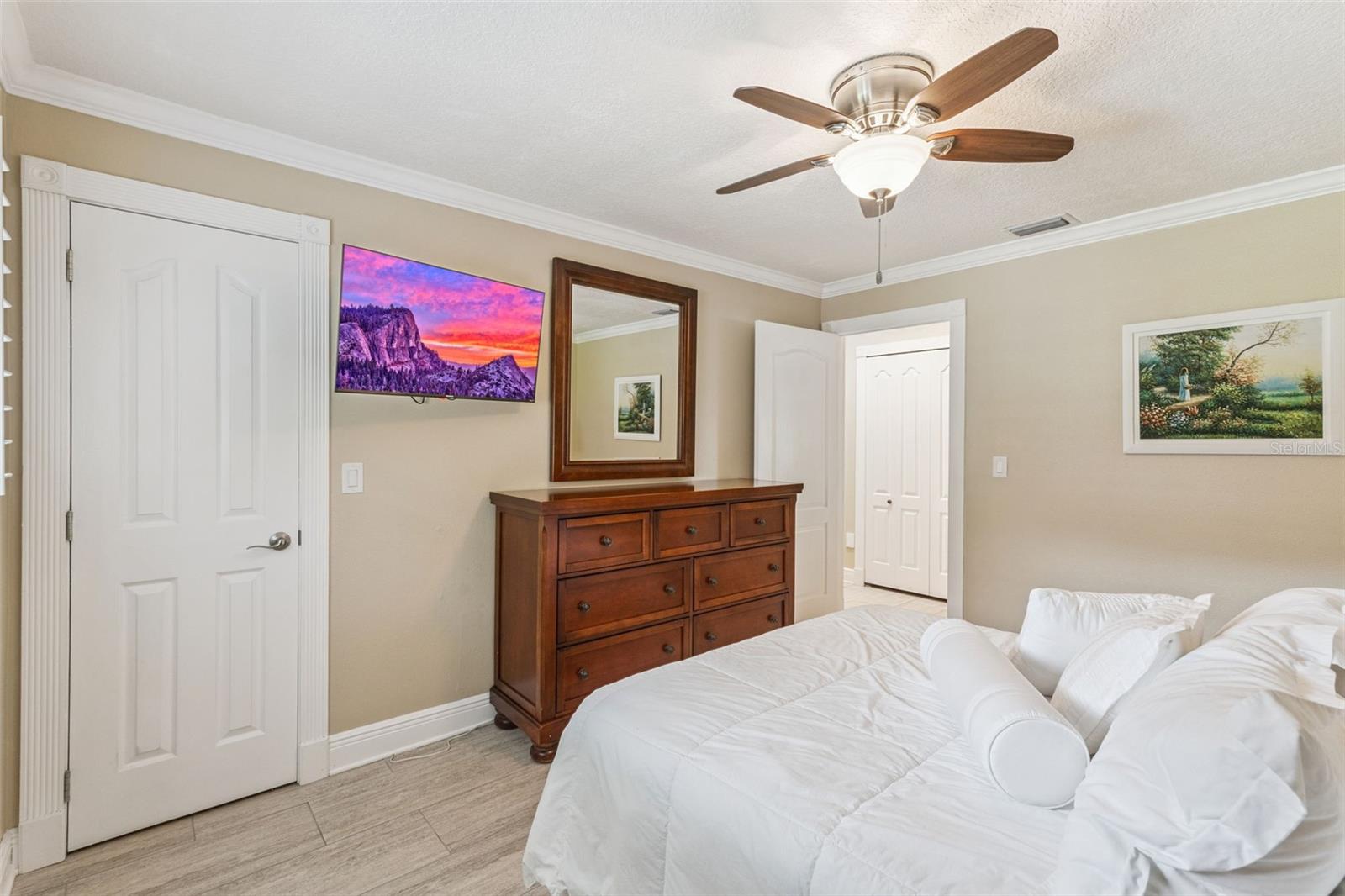 Image 14 of 38 For 4358 Tidewater Drive