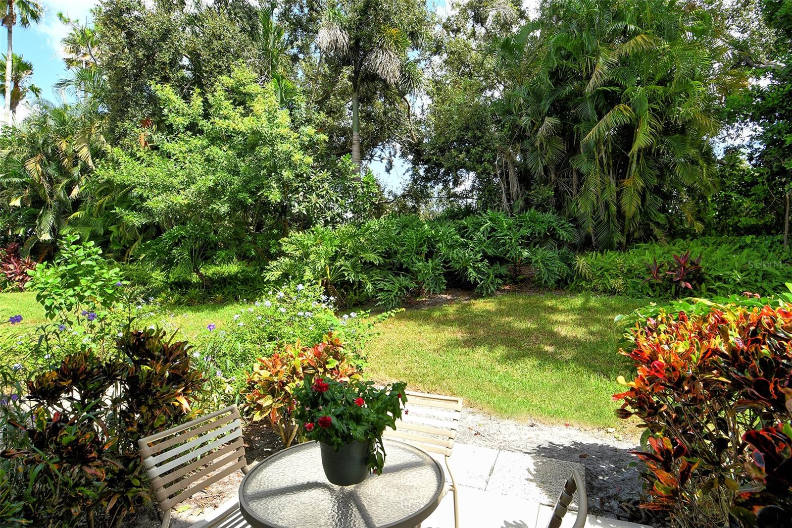 Image 12 of 70 For 8355 Glenrose Way 114