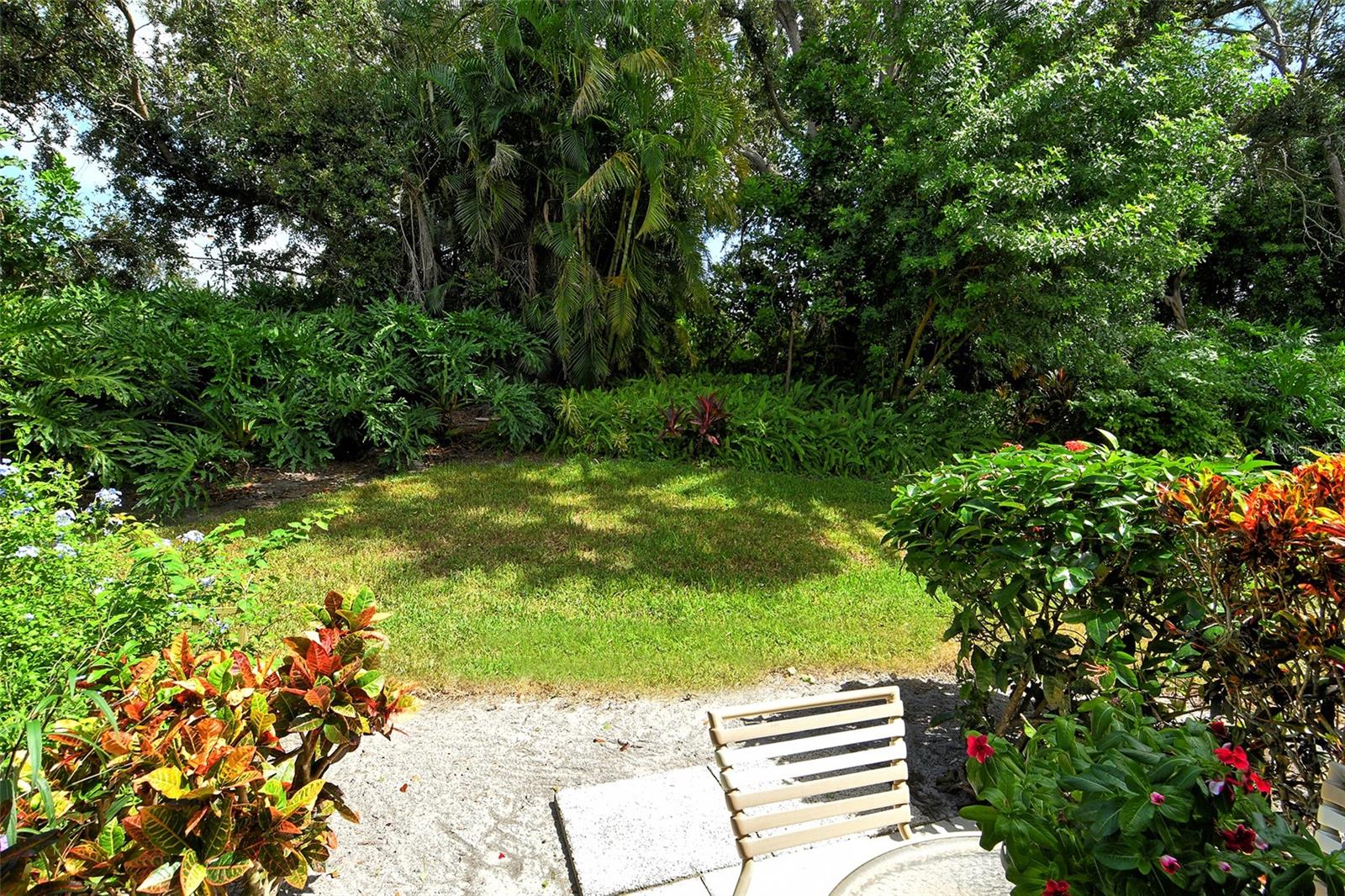 Image 13 of 70 For 8355 Glenrose Way 114