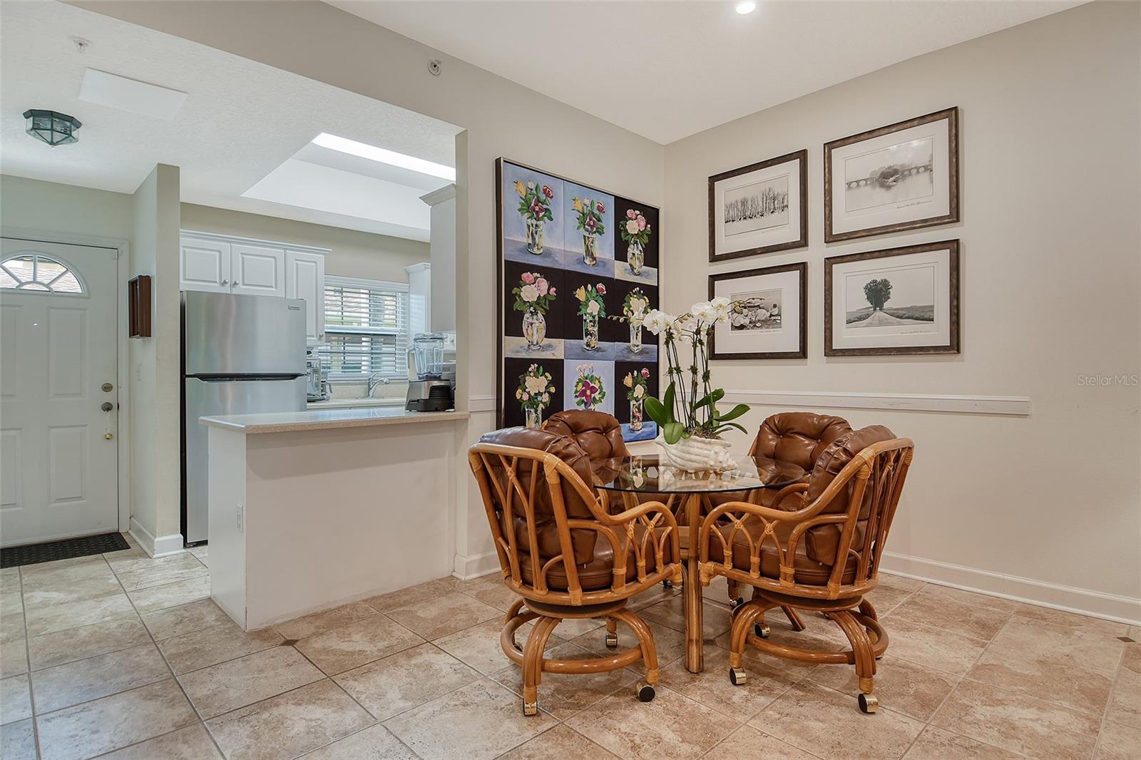 Image 18 of 70 For 8355 Glenrose Way 114