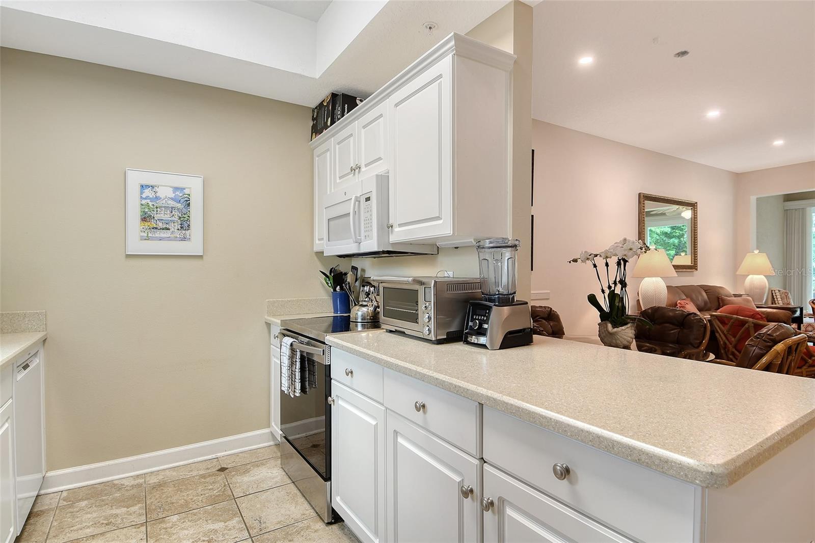 Image 21 of 70 For 8355 Glenrose Way 114