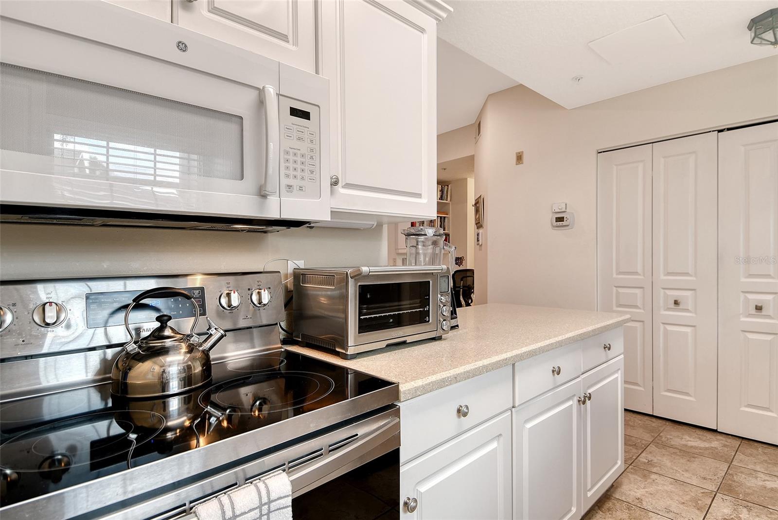 Image 22 of 70 For 8355 Glenrose Way 114