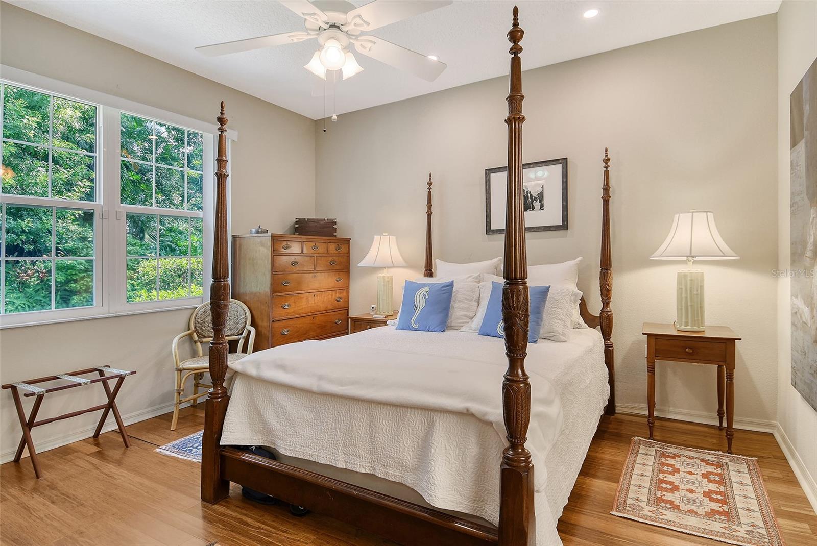 Image 24 of 70 For 8355 Glenrose Way 114