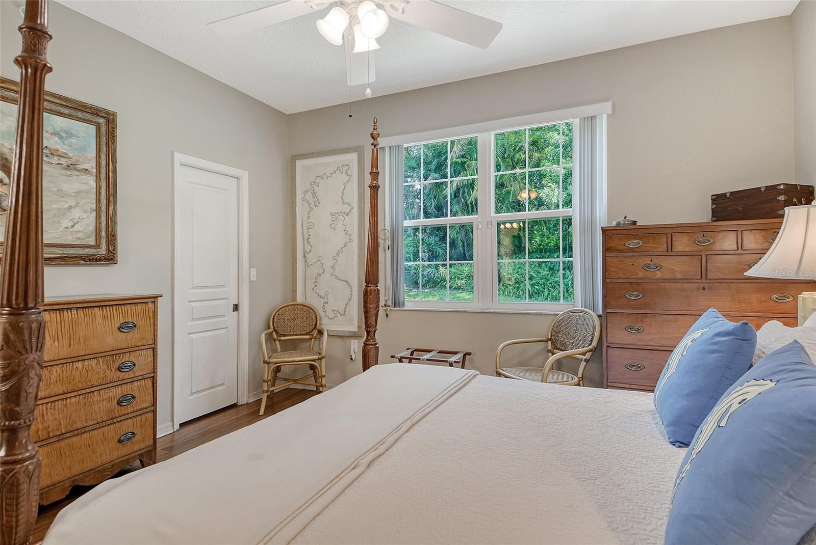 Image 25 of 70 For 8355 Glenrose Way 114
