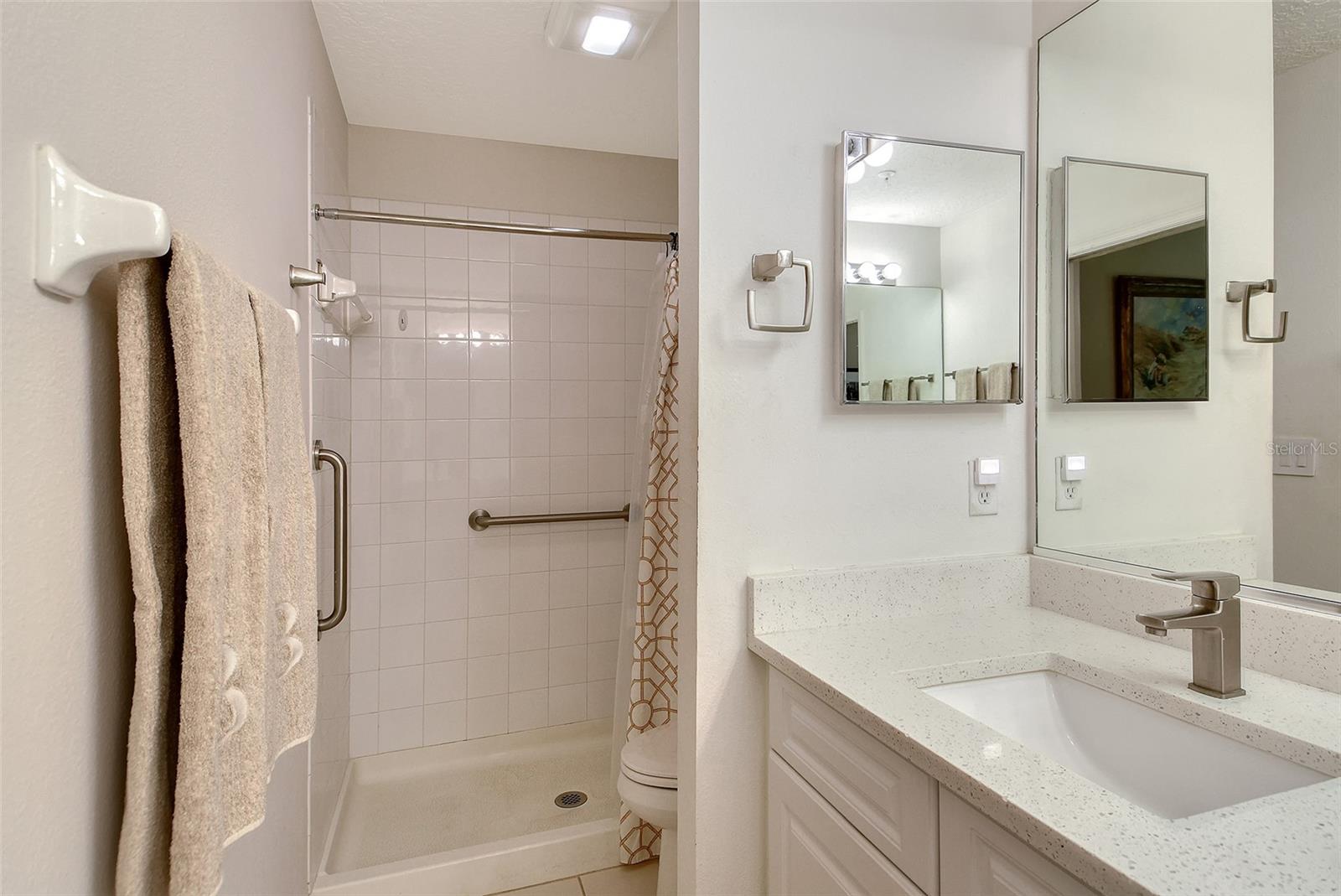 Image 27 of 70 For 8355 Glenrose Way 114