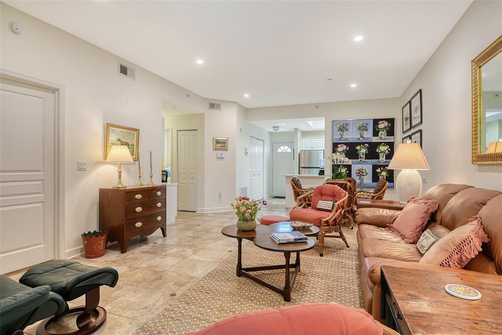 Image 28 of 70 For 8355 Glenrose Way 114