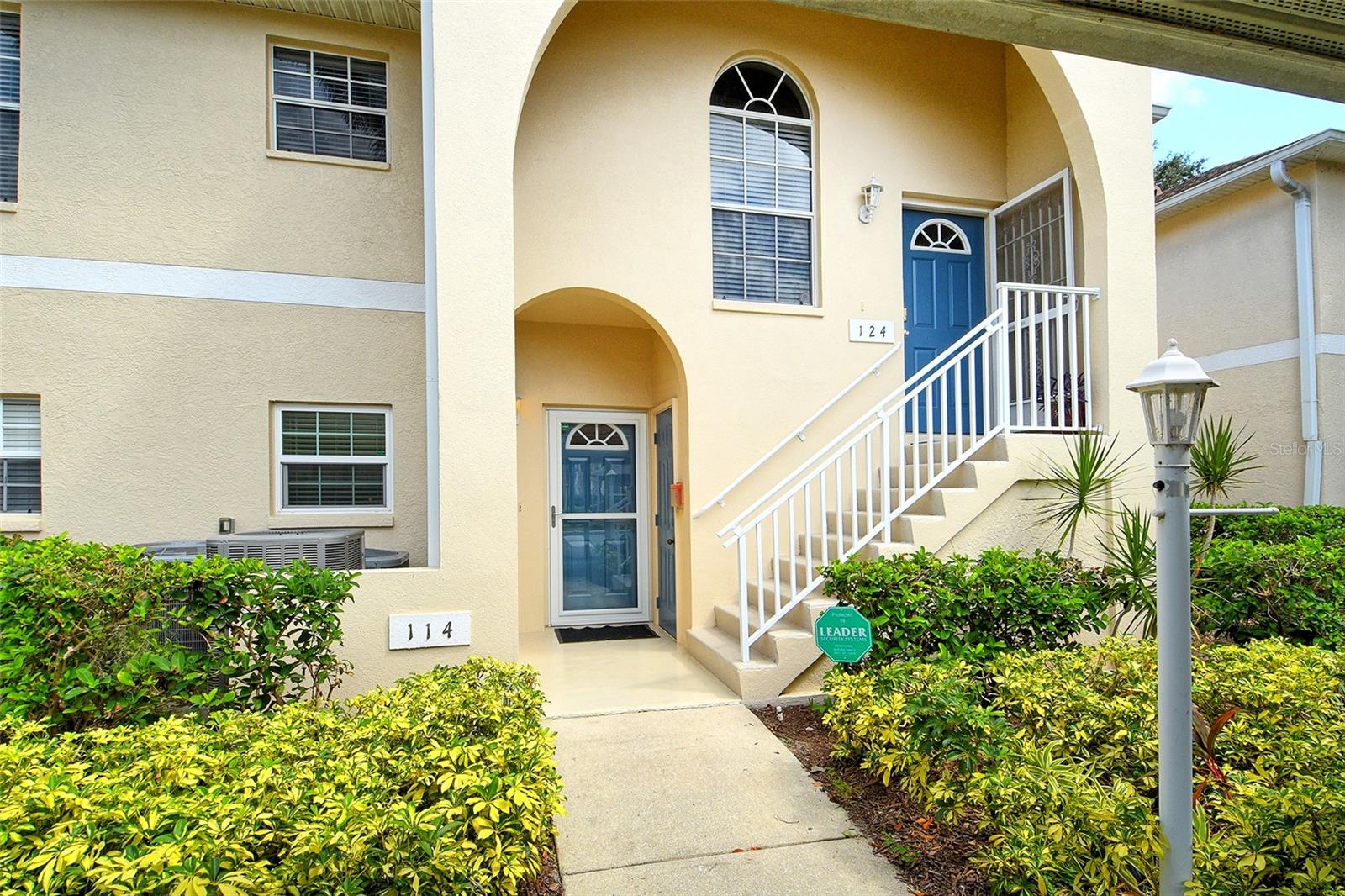 Image 4 of 70 For 8355 Glenrose Way 114