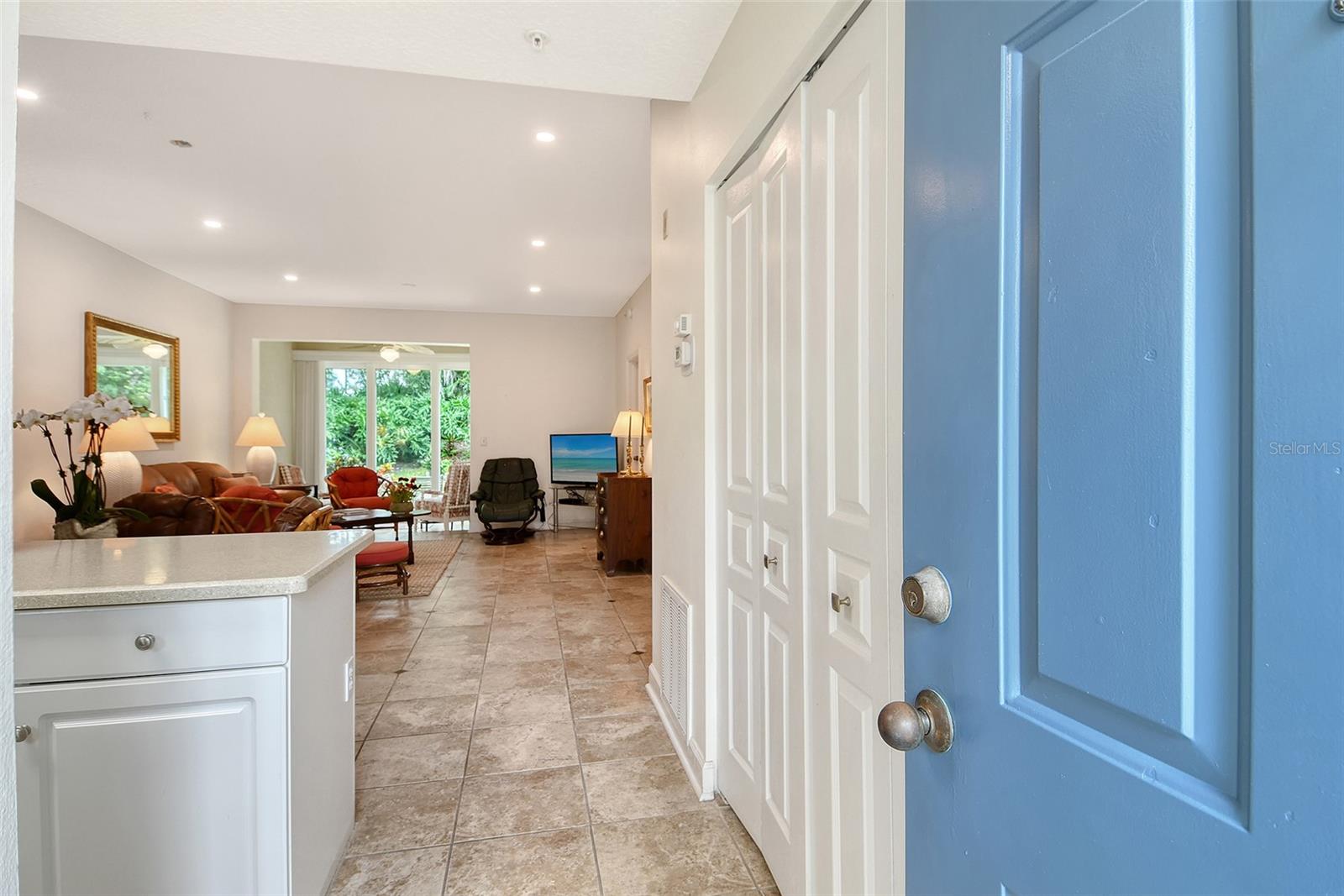Image 5 of 70 For 8355 Glenrose Way 114