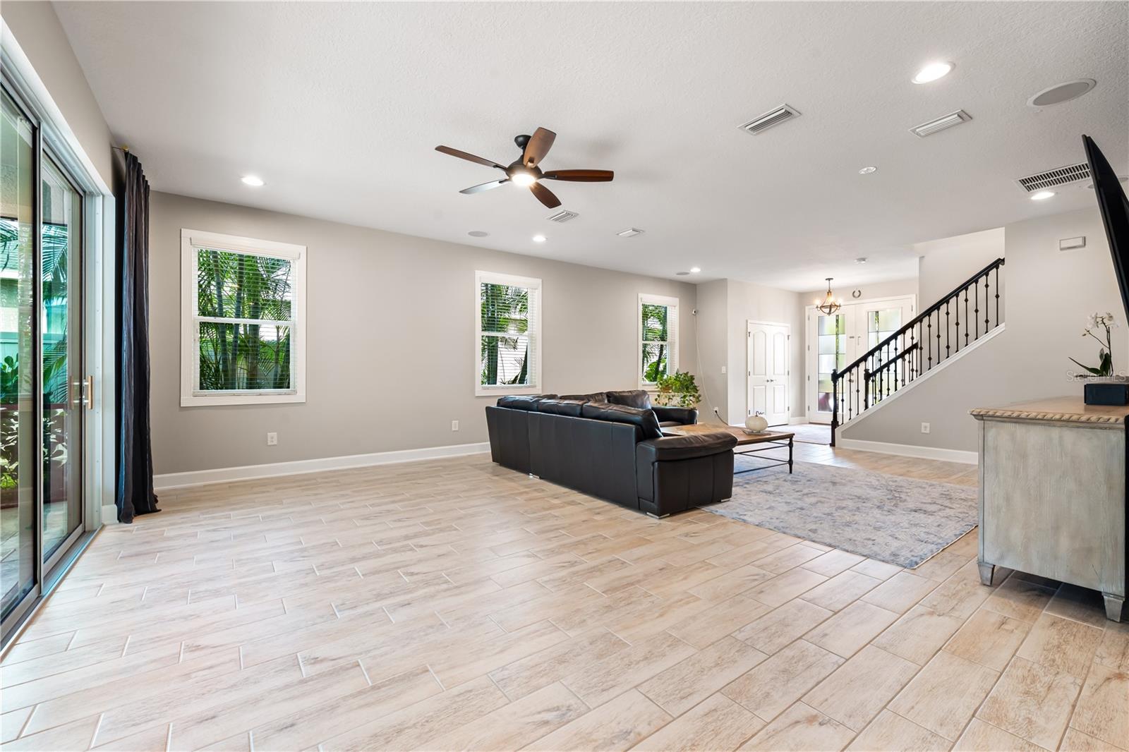 Image 11 of 91 For 7500 Aguila Drive