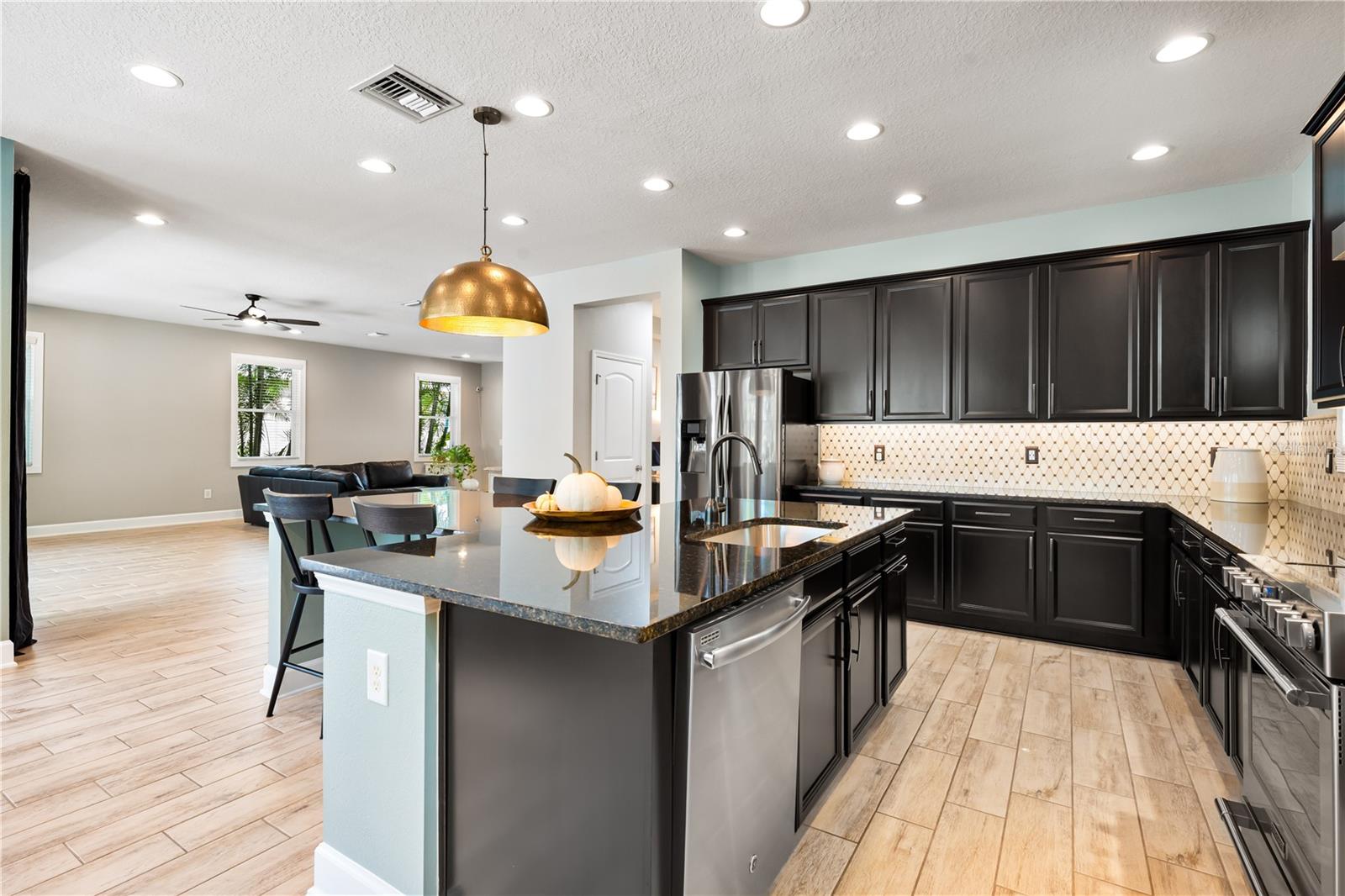 Image 18 of 91 For 7500 Aguila Drive