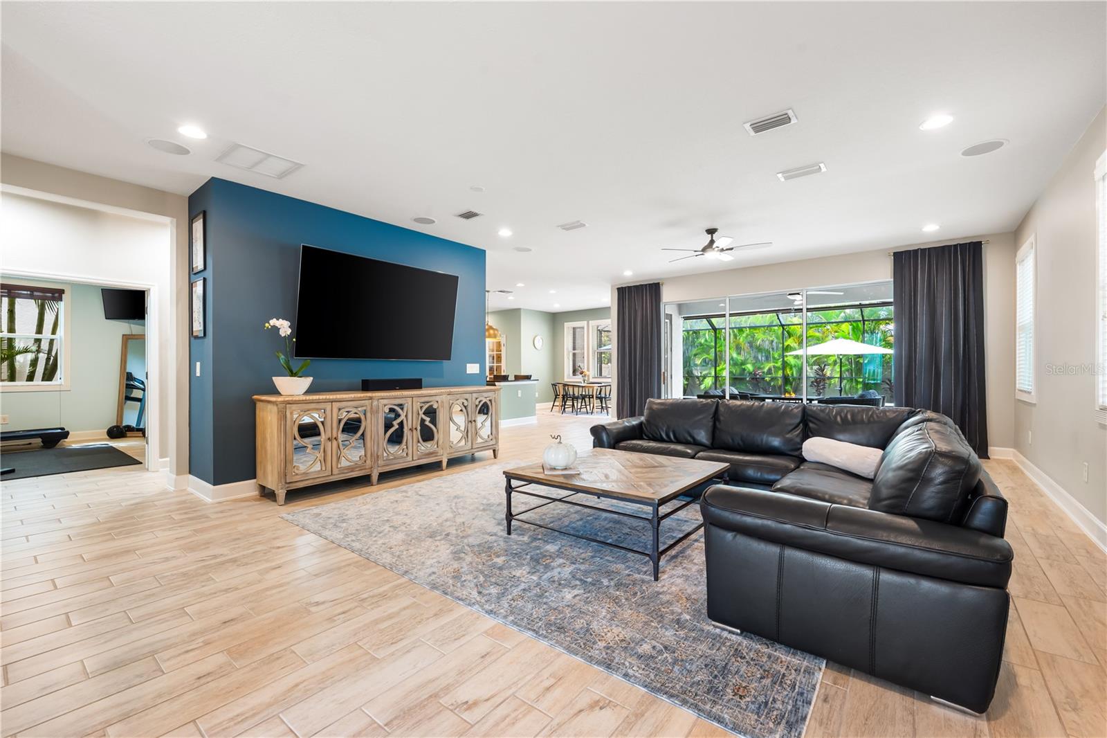Image 7 of 91 For 7500 Aguila Drive
