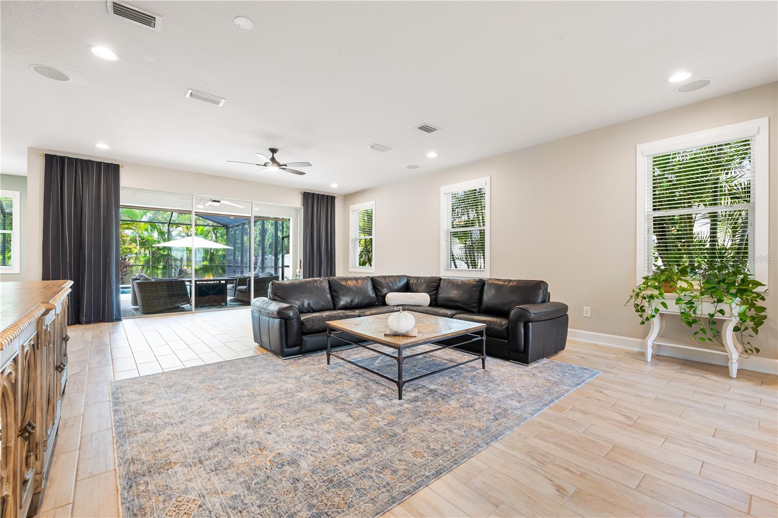 Image 8 of 91 For 7500 Aguila Drive