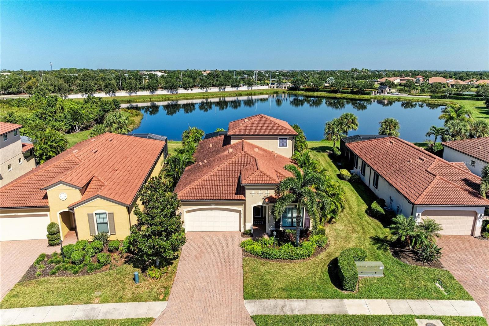 Image 4 of 69 For 10215 Marbella Drive