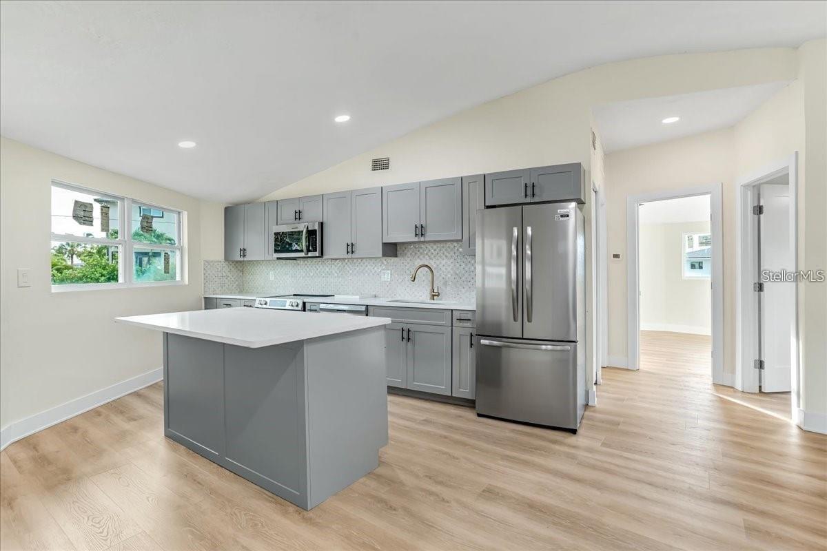 Image 11 of 37 For 190 Tarpon Road