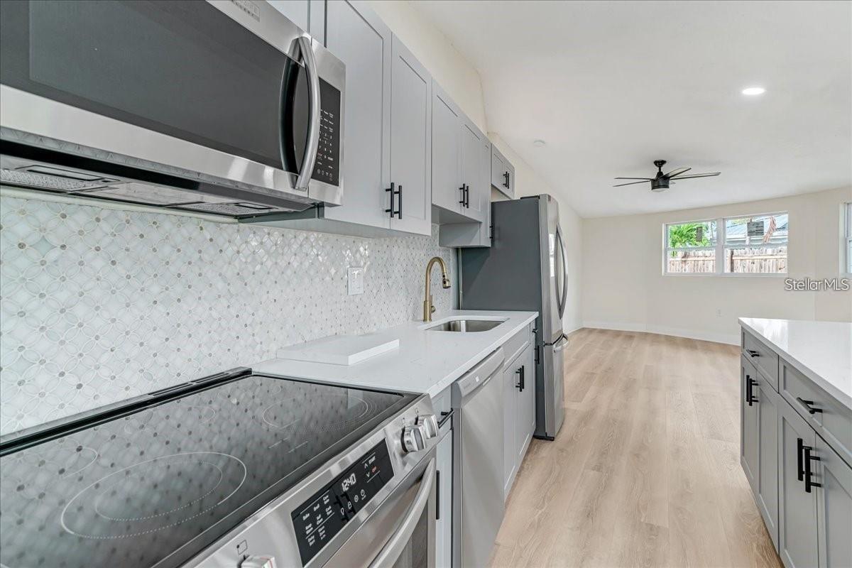 Image 14 of 37 For 190 Tarpon Road