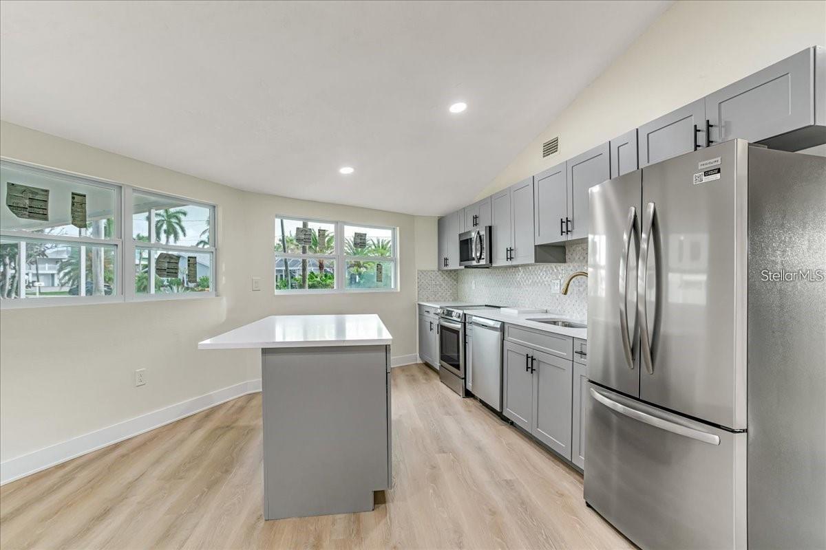 Image 15 of 37 For 190 Tarpon Road