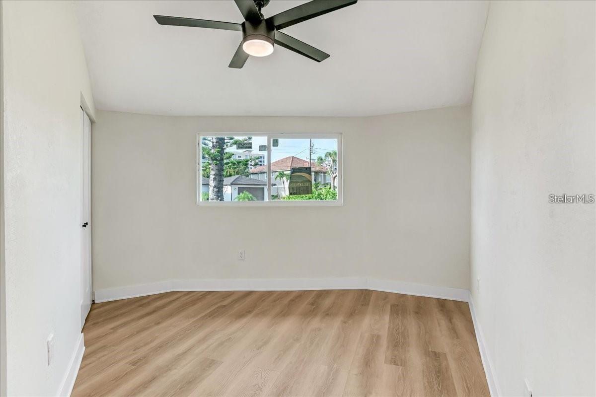 Image 17 of 37 For 190 Tarpon Road