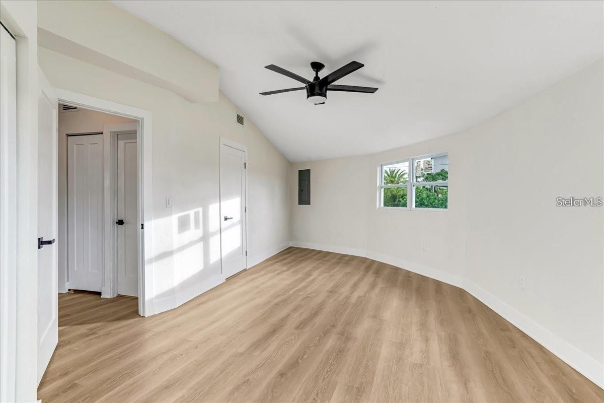 Image 21 of 37 For 190 Tarpon Road