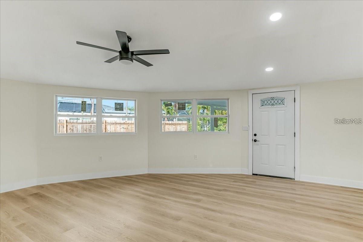 Image 27 of 37 For 190 Tarpon Road