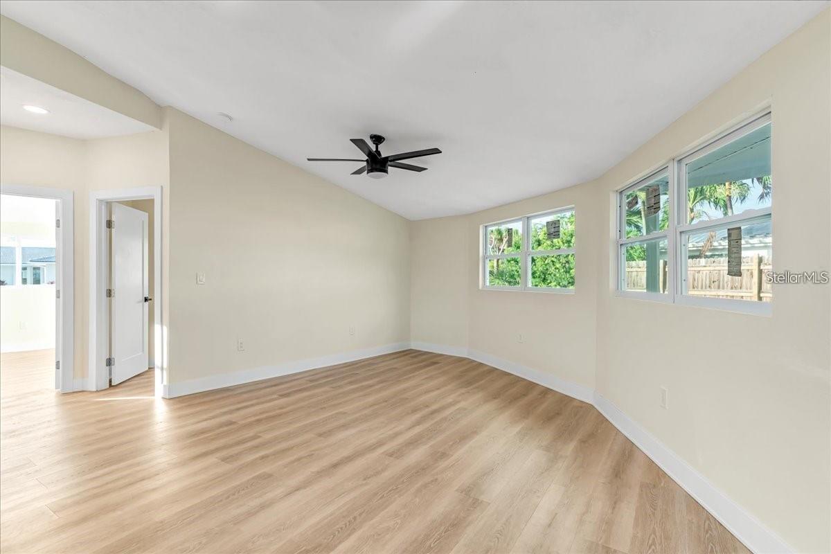 Image 28 of 37 For 190 Tarpon Road