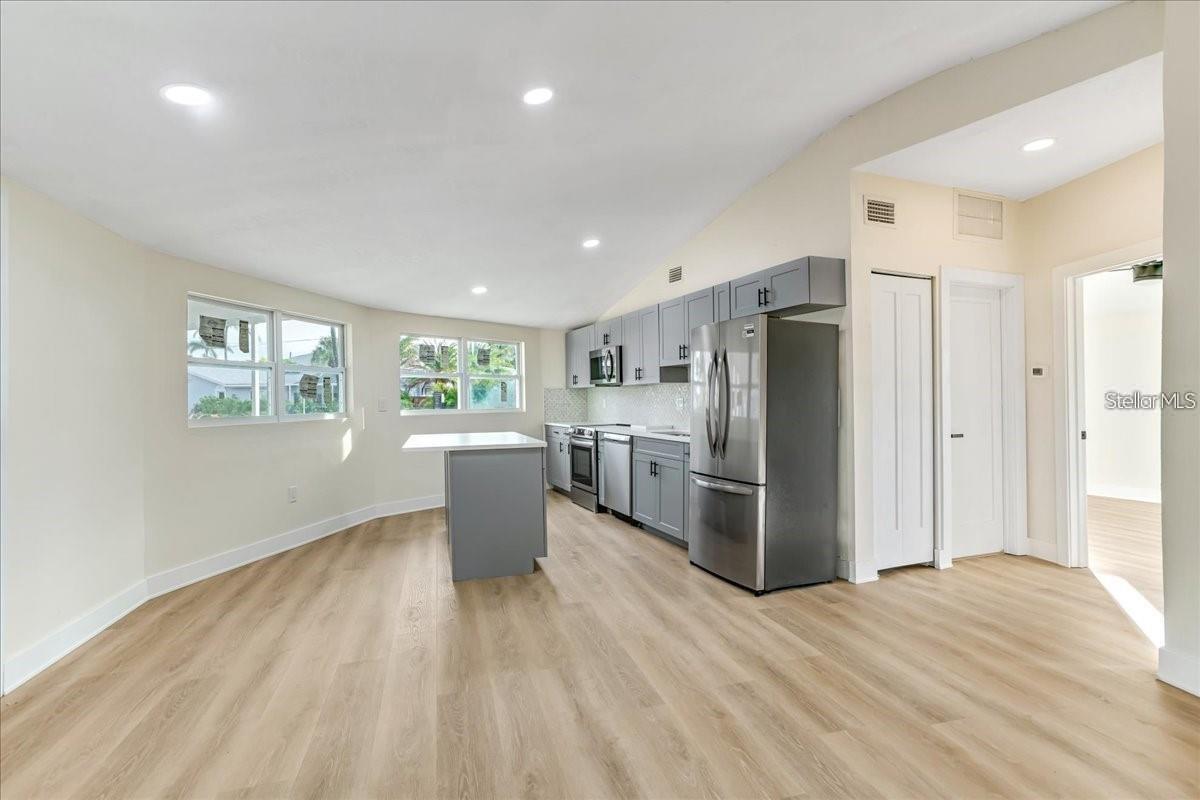 Image 9 of 37 For 190 Tarpon Road